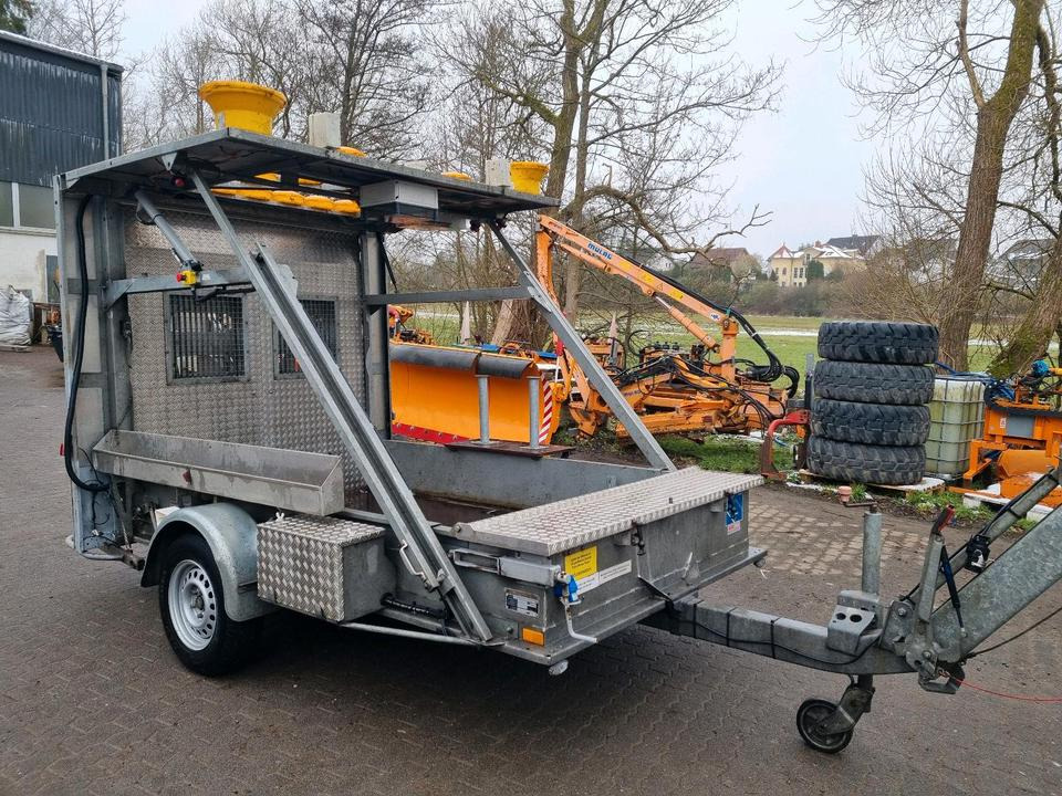 Mersch LED Absperrtafel 2017 Nissen Anlage Verkehrsleitanhänger Verkehrssicherungsanhänger Sperrwand Verkehrsleittafel Verkehrsleitanhänger - مقطورة: صورة 4 Mersch LED Absperrtafel 2017 Nissen Anlage Verkehrsleitanhänger Verkehrssicherungsanhänger Sperrwand Verkehrsleittafel Verkehrsleitanhänger - مقطورة: صورة 4