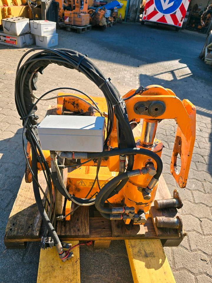 تأجير  Mulag TR Torsionsrahmen Unimog 405 U300 300 U 400 500 Mercedes-Benz Böschungsmäher Böschungsmulcher Mähausleger FME 600 700 MKM FMK Mulag TR Torsionsrahmen Unimog 405 U300 300 U 400 500 Mercedes-Benz Böschungsmäher Böschungsmulcher Mähausleger FME 600 700 MKM FMK: صورة 6