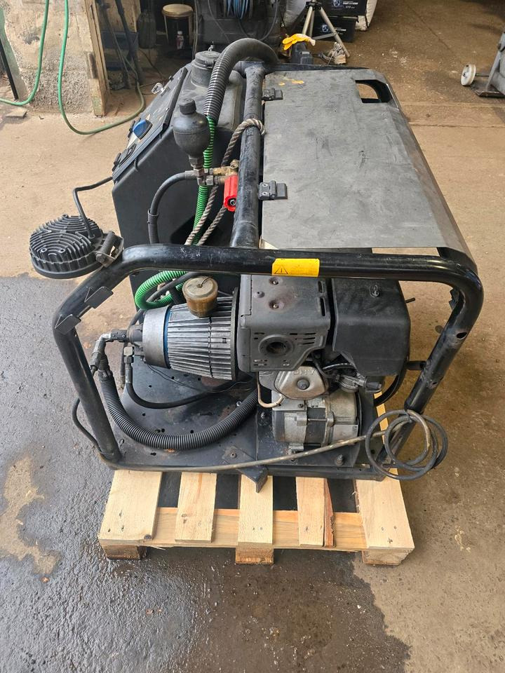 Nilfisk Alto Neptune PE Hochdruckreiniger Heißwasser Dampfstrahler Honda Benzin Motor Kärcher - ماكينة غسيل ضغط عالي: صورة 2 Nilfisk Alto Neptune PE Hochdruckreiniger Heißwasser Dampfstrahler Honda Benzin Motor Kärcher - ماكينة غسيل ضغط عالي: صورة 2