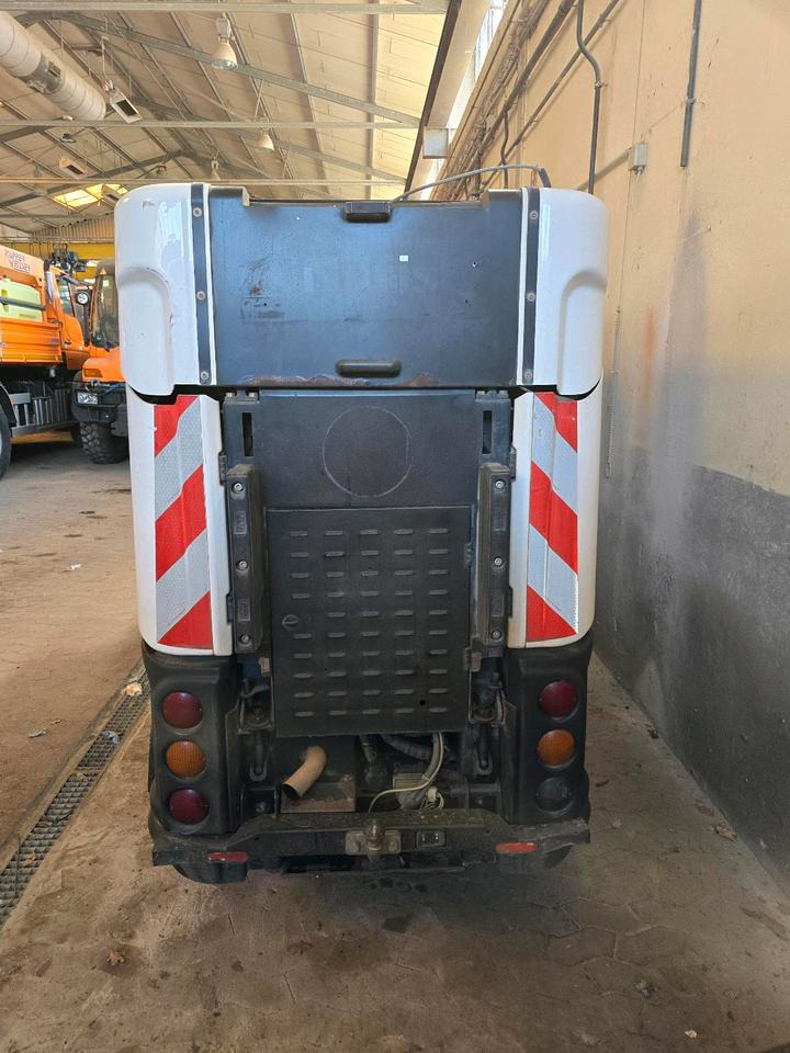 Nilfisk City Ranger 3500 Kehrmaschine Straßenkehrmaschine mit Schmidt Bediendisplay Hako Kehreinheit - سياره كنس شوارع: صورة 4 Nilfisk City Ranger 3500 Kehrmaschine Straßenkehrmaschine mit Schmidt Bediendisplay Hako Kehreinheit - سياره كنس شوارع: صورة 4