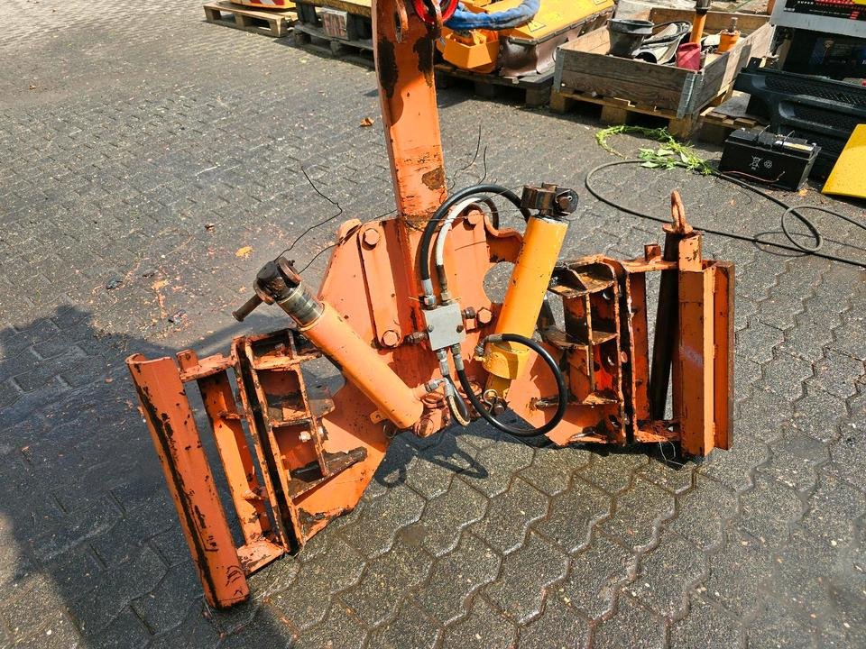 Schmidt Schneepflugzylinder Schwenkzylinder Schneeschild Schneeschieber Schmidt Epoke passend für Unimog 424 427 405 U 300 400 500 318 323 423 218 430 429 530 527 535 Mercedes-Benz Winterdienst - كاسحة ثلوج: صورة 1 Schmidt Schneepflugzylinder Schwenkzylinder Schneeschild Schneeschieber Schmidt Epoke passend für Unimog 424 427 405 U 300 400 500 318 323 423 218 430 429 530 527 535 Mercedes-Benz Winterdienst - كاسحة ثلوج: صورة 1