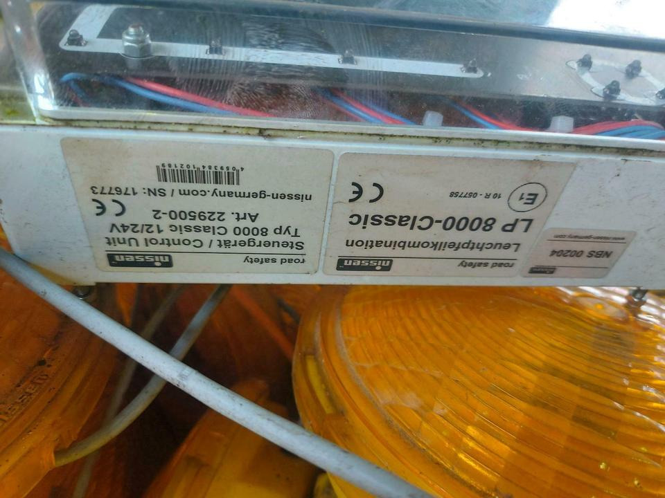 Steuergerät LP 8000 Classic Nissen LED Absperrtafel Vorwarntafel - النظام الكهربائي - مقطورة: صورة 3 Steuergerät LP 8000 Classic Nissen LED Absperrtafel Vorwarntafel - النظام الكهربائي - مقطورة: صورة 3