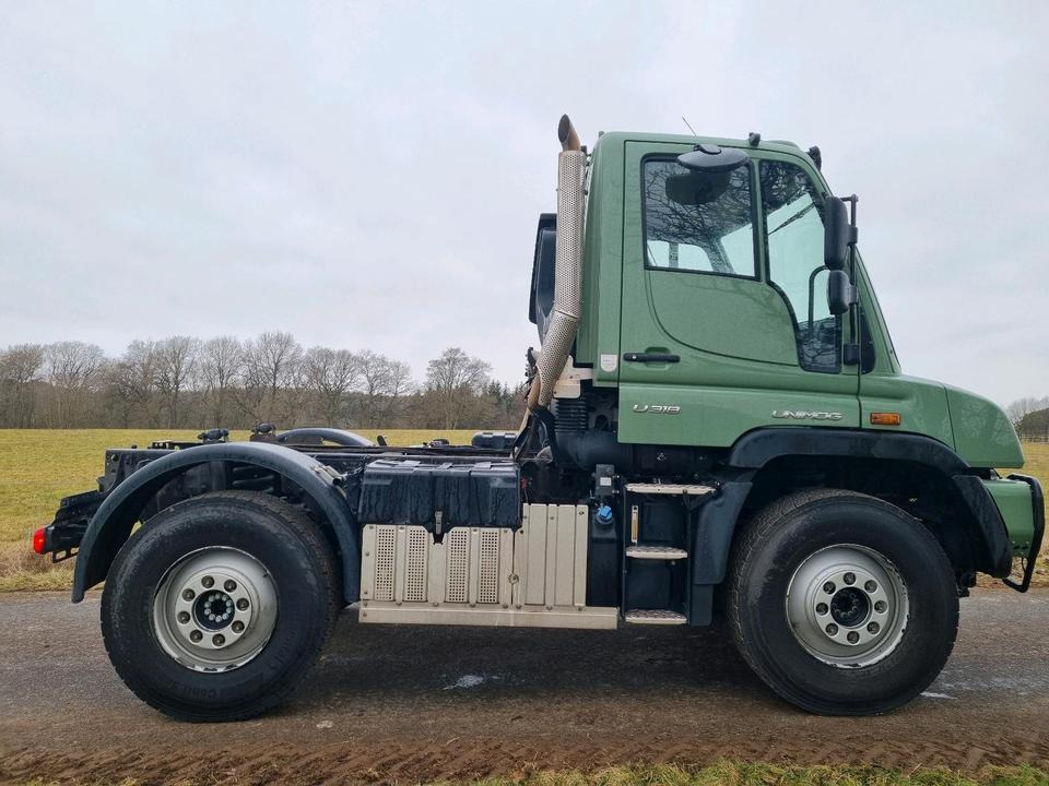 Unimog 318 Mercedes-Benz U 405 323 327 423 418 427 430 530 300 400 500 Automatik Euro 6 - شاحنة بهيكل معدني للمقصورة, سيارة خدمات/ سيارة خاصة: صورة 4 Unimog 318 Mercedes-Benz U 405 323 327 423 418 427 430 530 300 400 500 Automatik Euro 6 - شاحنة بهيكل معدني للمقصورة, سيارة خدمات/ سيارة خاصة: صورة 4
