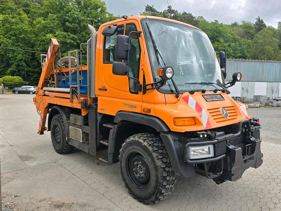 Unimog 405/10 U300 Bluetec 5 Mercedes-Benz U 300 UGE UGN mit Jotha Absetzkipper combi con 4518 Absetzer - جرافة ثلج: صورة 1 Unimog 405/10 U300 Bluetec 5 Mercedes-Benz U 300 UGE UGN mit Jotha Absetzkipper combi con 4518 Absetzer - جرافة ثلج: صورة 1
