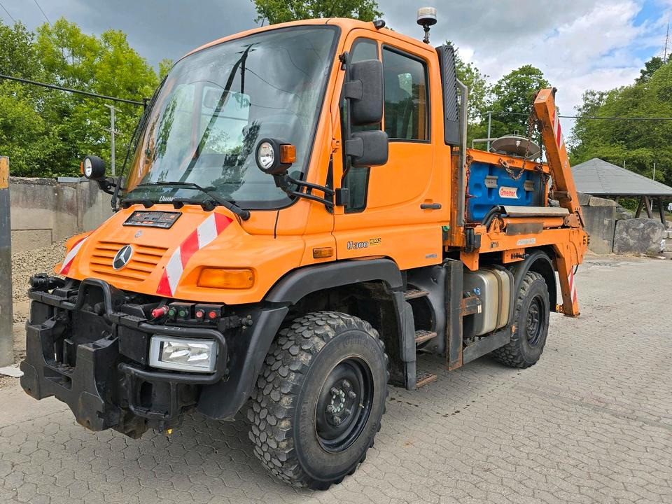 Unimog 405/10 U300 Bluetec 5 Mercedes-Benz U 300 UGE UGN mit Jotha Absetzkipper combi con 4518 Absetzer - جرافة ثلج: صورة 3 Unimog 405/10 U300 Bluetec 5 Mercedes-Benz U 300 UGE UGN mit Jotha Absetzkipper combi con 4518 Absetzer - جرافة ثلج: صورة 3