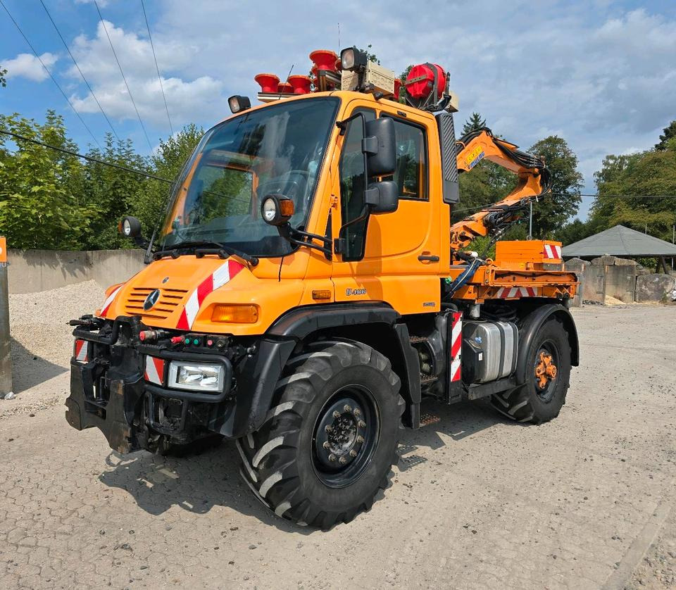 Unimog U400 6-Zylinder 2010 405/10 405/12 NKS-Z-UGN-43K Bluetec 5 Mercedes-Benz UGE UGN Mulag MHU 800 Mähausleger Böschungsmäher Böschungsmulcher Küpper-Weisser IMS Salzstreuer - جرافة ثلج: صورة 1 Unimog U400 6-Zylinder 2010 405/10 405/12 NKS-Z-UGN-43K Bluetec 5 Mercedes-Benz UGE UGN Mulag MHU 800 Mähausleger Böschungsmäher Böschungsmulcher Küpper-Weisser IMS Salzstreuer - جرافة ثلج: صورة 1