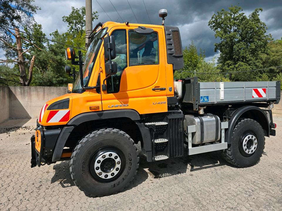 Unimog U429 NKS-F-UGE-42 Mercedes-Benz 405/10 405/12 UGE Mercedes-Benz U 318 323 327 423 427 429 430 EasyDrive Variopilot Mulag MKM 700 Böschungsmäher Böschungsmulcher Bucher Salzstreuer - سيارة خدمات/ سيارة خاصة: صورة 2 Unimog U429 NKS-F-UGE-42 Mercedes-Benz 405/10 405/12 UGE Mercedes-Benz U 318 323 327 423 427 429 430 EasyDrive Variopilot Mulag MKM 700 Böschungsmäher Böschungsmulcher Bucher Salzstreuer - سيارة خدمات/ سيارة خاصة: صورة 2