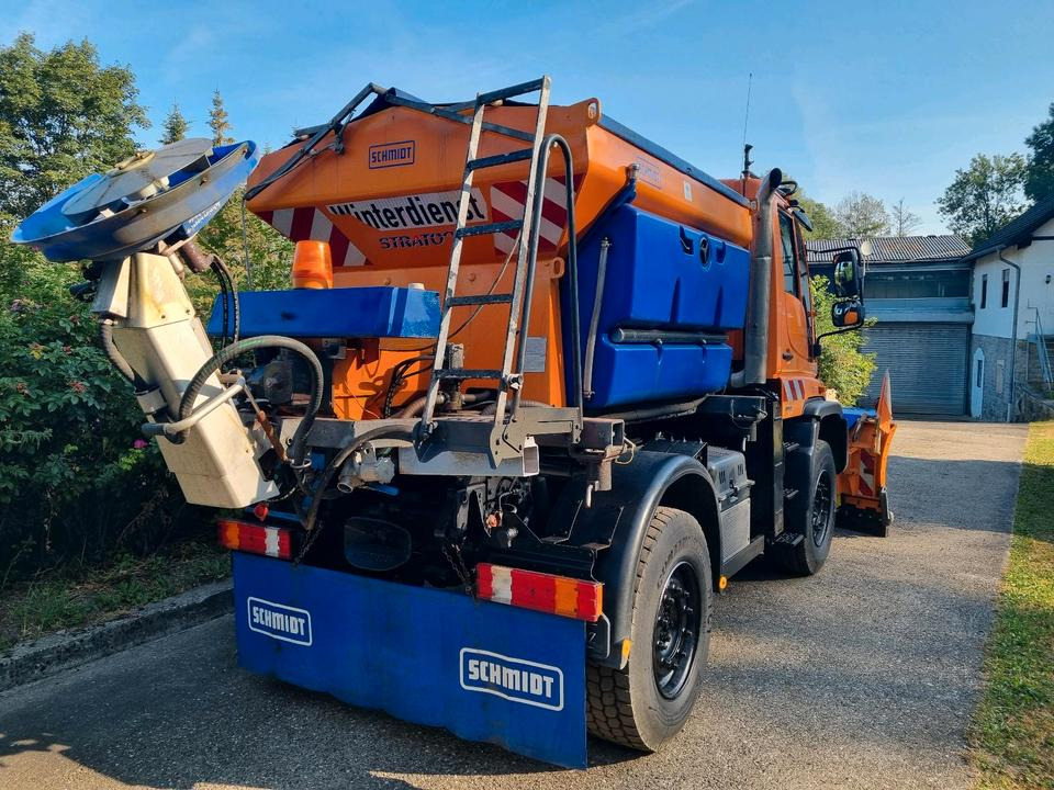 Zu Vermieten! Unimog 405 U400 Winterdienst Schmidt Schneepflug Schneeschild Salzstreuer Leasing Miete - جرافة ثلج: صورة 2 Zu Vermieten! Unimog 405 U400 Winterdienst Schmidt Schneepflug Schneeschild Salzstreuer Leasing Miete - جرافة ثلج: صورة 2