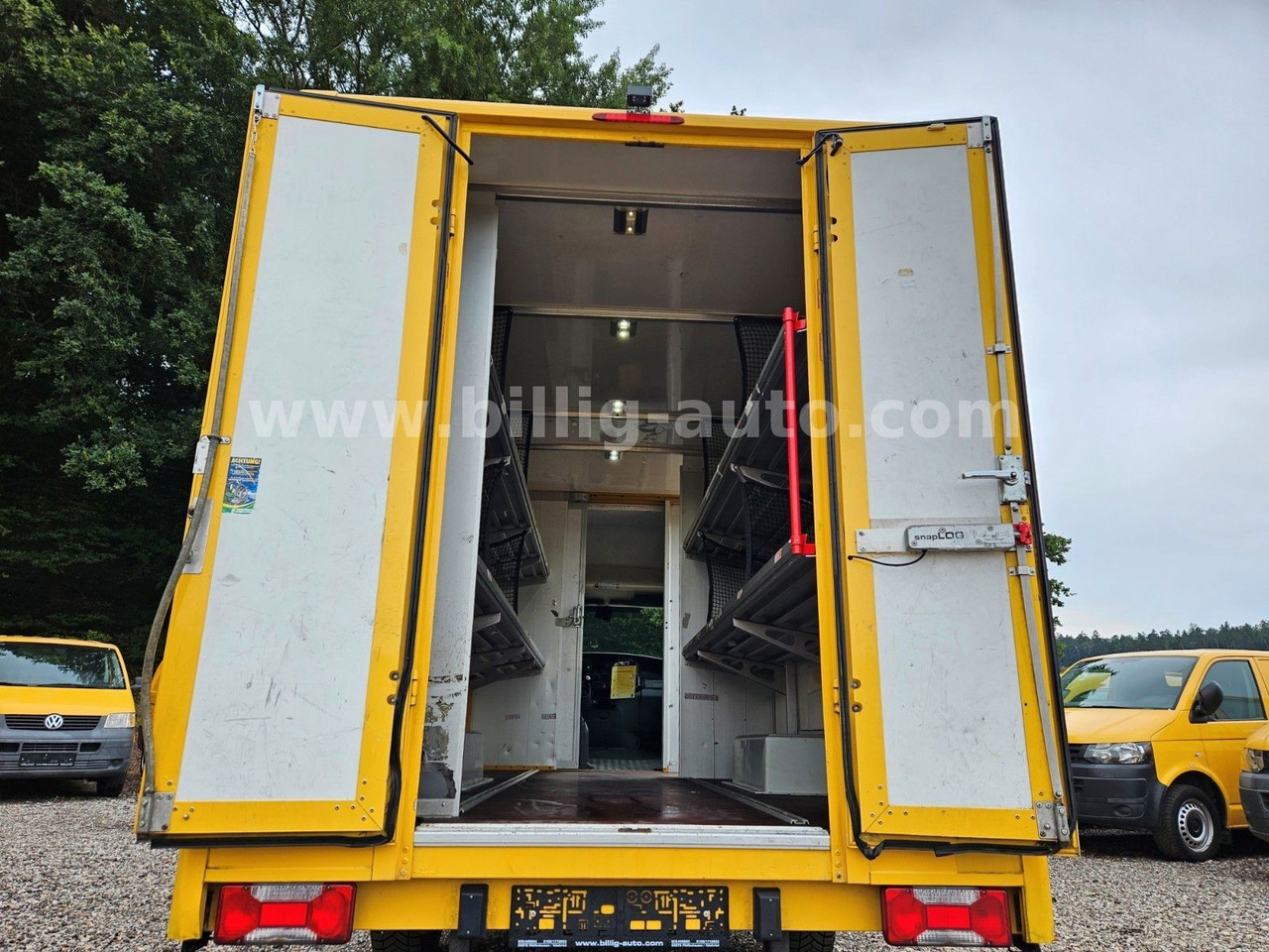 Iveco Daily 1.Hand*EU4* Regale Integralkoffer DHL POST - شاحنة بيع: صورة 5 Iveco Daily 1.Hand*EU4* Regale Integralkoffer DHL POST - شاحنة بيع: صورة 5