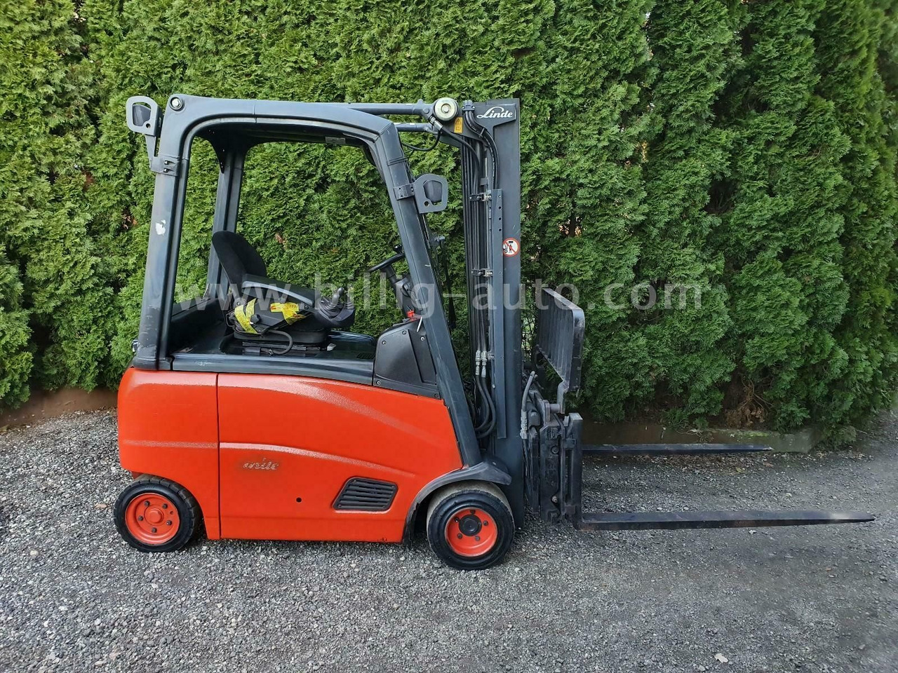 Linde E18 PH 4-Rad Seitenschieber*Zinkenverstellung* - رافعة شوكية كهربائية: صورة 3 Linde E18 PH 4-Rad Seitenschieber*Zinkenverstellung* - رافعة شوكية كهربائية: صورة 3