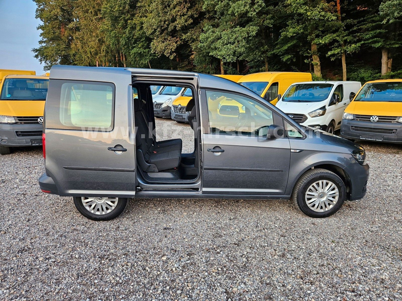 Volkswagen Caddy Temp*Sitzhzg*Navi*Blueth*2xSchiebetüre*1Hd - ميكروباص: صورة 3 Volkswagen Caddy Temp*Sitzhzg*Navi*Blueth*2xSchiebetüre*1Hd - ميكروباص: صورة 3