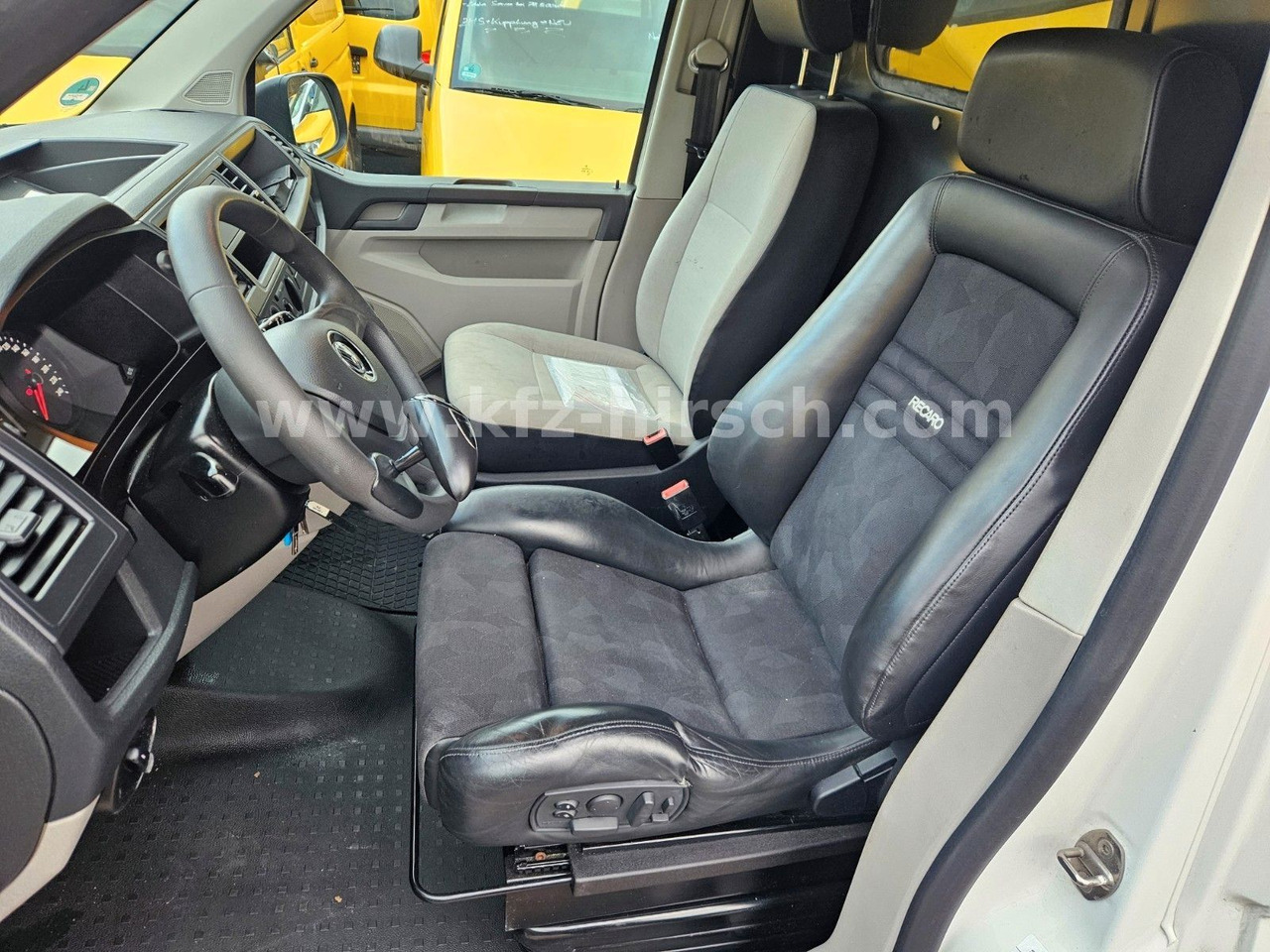 Volkswagen T6 Auto/ DSG Bott Sortimo Stdhzg Behindertenger. - ميكروباص: صورة 5 Volkswagen T6 Auto/ DSG Bott Sortimo Stdhzg Behindertenger. - ميكروباص: صورة 5