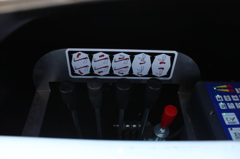 منصة محمولة مثبتة على الشاحنة للبيع Oil&Steel Scorpion 1812 podnośnik koszowy 18 m zamontowany na Iveco Daily: صورة 12 منصة محمولة مثبتة على الشاحنة للبيع Oil&Steel Scorpion 1812 podnośnik koszowy 18 m zamontowany na Iveco Daily: صورة 12