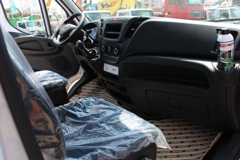 منصة محمولة مثبتة على الشاحنة للبيع Oil&Steel Scorpion 1812 podnośnik koszowy 18 m zamontowany na Iveco Daily: صورة 17 منصة محمولة مثبتة على الشاحنة للبيع Oil&Steel Scorpion 1812 podnośnik koszowy 18 m zamontowany na Iveco Daily: صورة 17