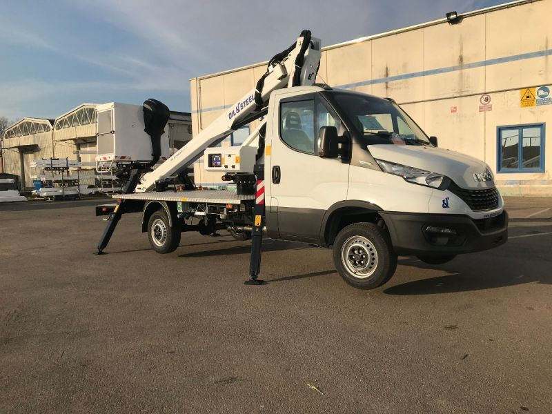 منصة محمولة مثبتة على الشاحنة للبيع Oil&Steel Scorpion 1812 podnośnik koszowy 18 m zamontowany na Iveco Daily: صورة 18 منصة محمولة مثبتة على الشاحنة للبيع Oil&Steel Scorpion 1812 podnośnik koszowy 18 m zamontowany na Iveco Daily: صورة 18