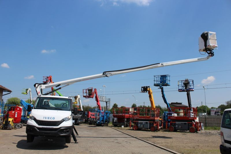 منصة محمولة مثبتة على الشاحنة للبيع Oil&Steel Scorpion 1812 podnośnik koszowy 18 m zamontowany na Iveco Daily: صورة 6 منصة محمولة مثبتة على الشاحنة للبيع Oil&Steel Scorpion 1812 podnośnik koszowy 18 m zamontowany na Iveco Daily: صورة 6