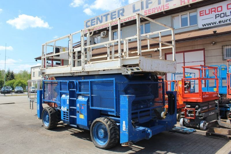 Podnośnik nożycowy 4x4 spalinowy 18 m Genie GS 5390 RT - مرفاع مقصي: صورة 2 Podnośnik nożycowy 4x4 spalinowy 18 m Genie GS 5390 RT - مرفاع مقصي: صورة 2