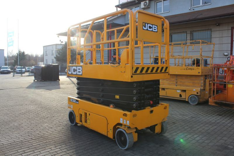 Podnośnik nożycowy elektryczny 12 m JCB S3246E - مرفاع مقصي: صورة 4 Podnośnik nożycowy elektryczny 12 m JCB S3246E - مرفاع مقصي: صورة 4