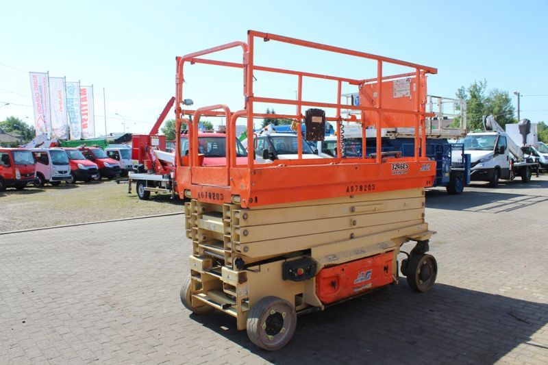 Podnośnik nożycowy elektryczny 12 m JLG 3246 ES - مرفاع مقصي: صورة 3 Podnośnik nożycowy elektryczny 12 m JLG 3246 ES - مرفاع مقصي: صورة 3