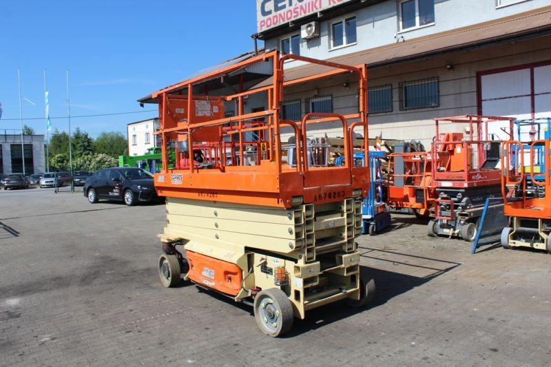 Podnośnik nożycowy elektryczny 12 m JLG 3246 ES - مرفاع مقصي: صورة 4 Podnośnik nożycowy elektryczny 12 m JLG 3246 ES - مرفاع مقصي: صورة 4