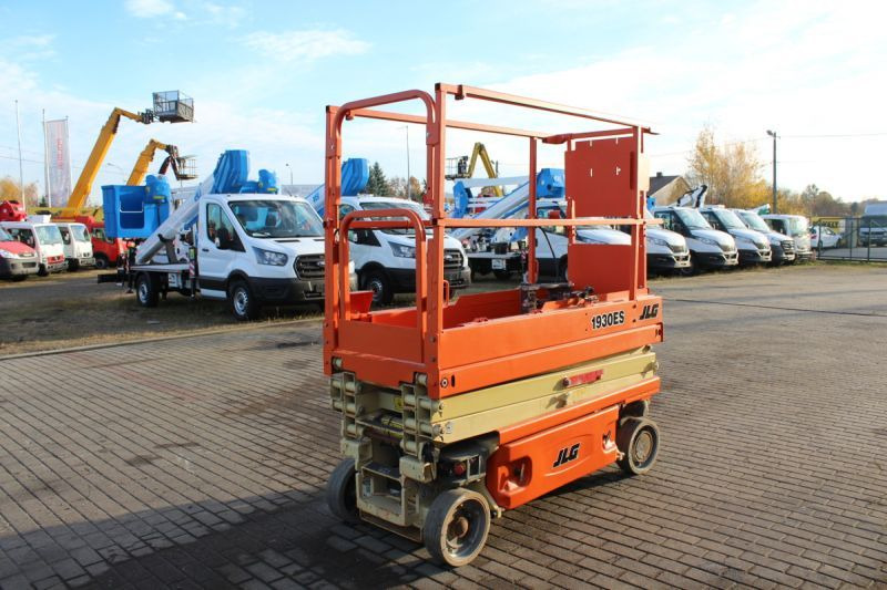 Podnośnik nożycowy elektryczny 8 m JLG 1930 ES - مرفاع مقصي: صورة 3 Podnośnik nożycowy elektryczny 8 m JLG 1930 ES - مرفاع مقصي: صورة 3