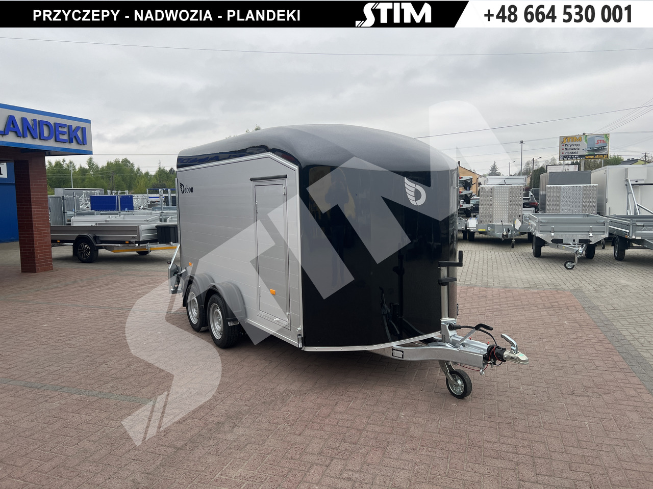 Cheval Liberté C700 - مقطورة بصندوق مغلق: صورة 1 Cheval Liberté C700 - مقطورة بصندوق مغلق: صورة 1