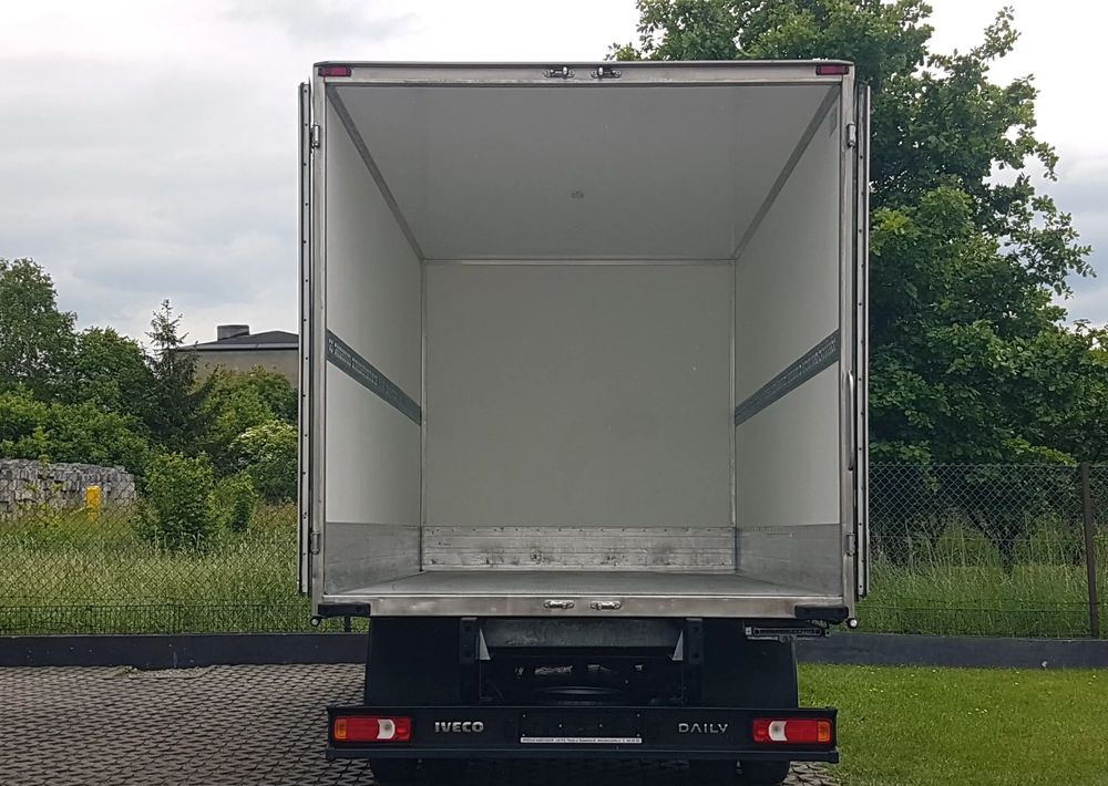 Iveco 72-180 DAILY 8EP KONTENER IZOTERMA 4,16x2,10x2,09 DMC 7200 KG KLIMATRONIK TEMPOMAT KRAJOWY - شاحنة صندوقية: صورة 5 Iveco 72-180 DAILY 8EP KONTENER IZOTERMA 4,16x2,10x2,09 DMC 7200 KG KLIMATRONIK TEMPOMAT KRAJOWY - شاحنة صندوقية: صورة 5