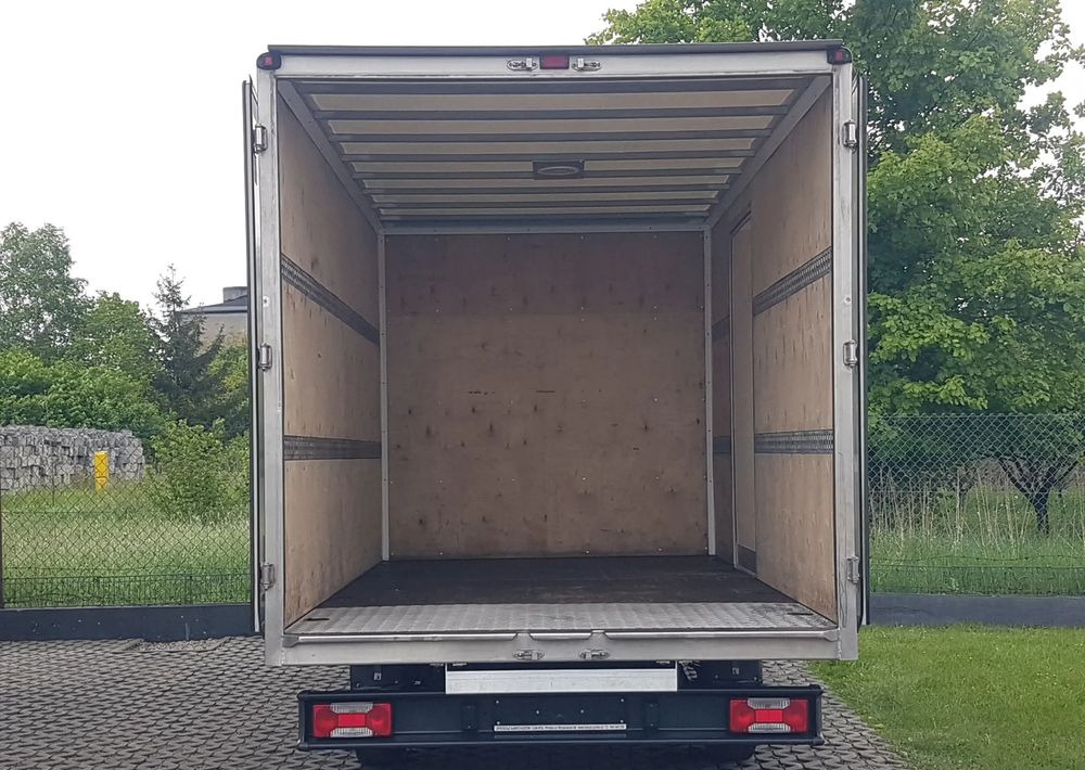 Iveco DAILY 3,0 KLIMA 8EP KONTENER 4,22x2,10x2,11 AC KRAJOWY DMC 3500 KG 35S15 - شاحنة بصندوق مغلق: صورة 5 Iveco DAILY 3,0 KLIMA 8EP KONTENER 4,22x2,10x2,11 AC KRAJOWY DMC 3500 KG 35S15 - شاحنة بصندوق مغلق: صورة 5