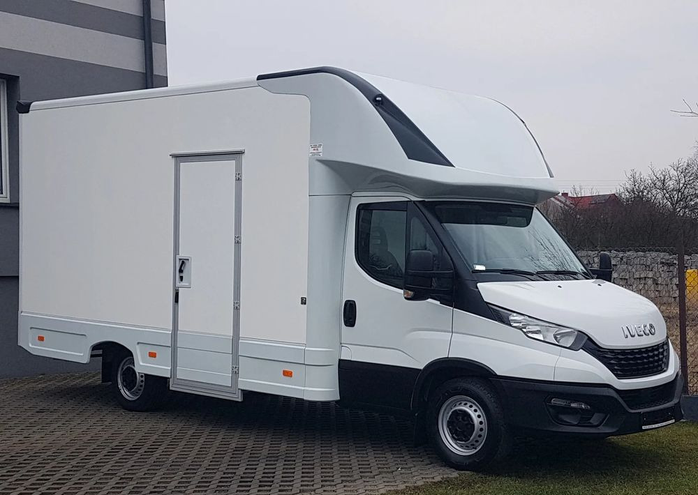 Iveco DAILY KONTENER NISKOPODŁOGOWY 4,43x2,23x2,42 SKLEP BAR FOODTRUCK KAMPER KLIMA - عربة تخييم: صورة 1 Iveco DAILY KONTENER NISKOPODŁOGOWY 4,43x2,23x2,42 SKLEP BAR FOODTRUCK KAMPER KLIMA - عربة تخييم: صورة 1