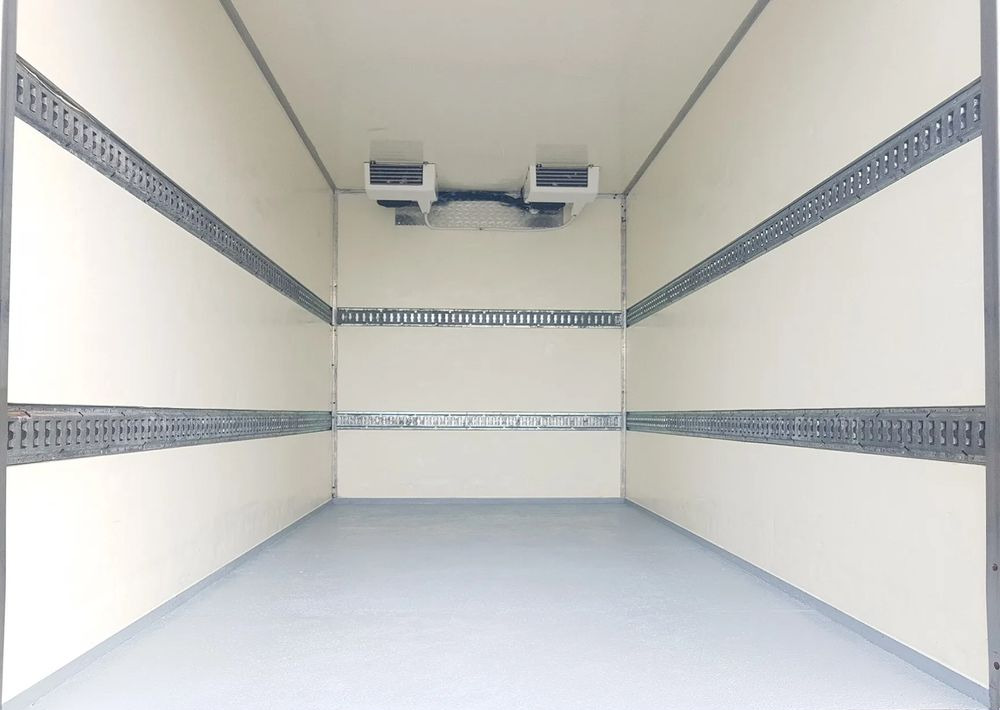شاحنة توصيل مبردة Mercedes-Benz Sprinter CHŁODNIA 8EP IZOTERMA AGREGAT ZANOTTI 4,12x2,15x2,30 KLIMA 314CDI: صورة 18