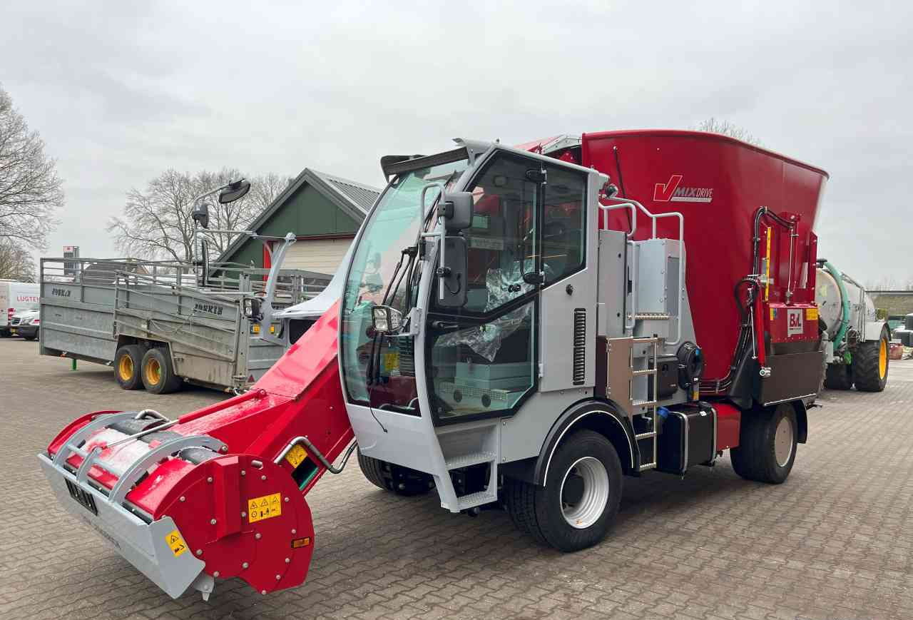 BVL BVL van Lengerich V-MIX Drive Maximus Plus 17.1 LS zelfrijdende - عربة خلط الأعلاف: صورة 2 BVL BVL van Lengerich V-MIX Drive Maximus Plus 17.1 LS zelfrijdende - عربة خلط الأعلاف: صورة 2