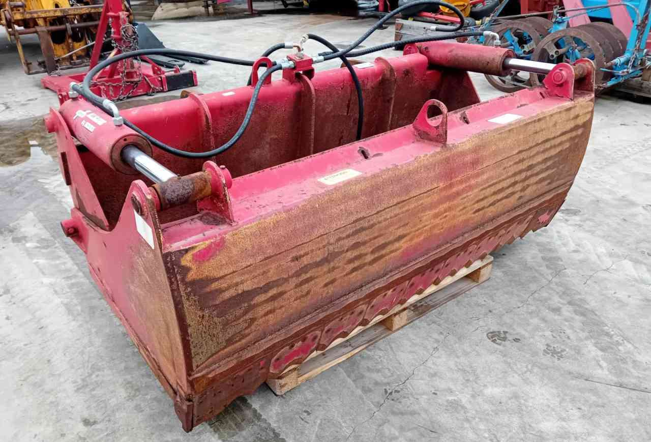 Redrock Allround 85-200 kuilhapper Volvo L30 aansl. voermachines - معدات تخزين حبوب: صورة 2 Redrock Allround 85-200 kuilhapper Volvo L30 aansl. voermachines - معدات تخزين حبوب: صورة 2