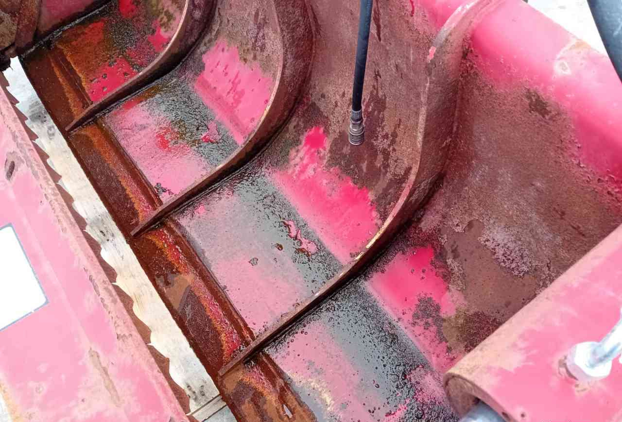 Redrock Allround 85-200 kuilhapper Volvo L30 aansl. voermachines - معدات تخزين حبوب: صورة 5 Redrock Allround 85-200 kuilhapper Volvo L30 aansl. voermachines - معدات تخزين حبوب: صورة 5