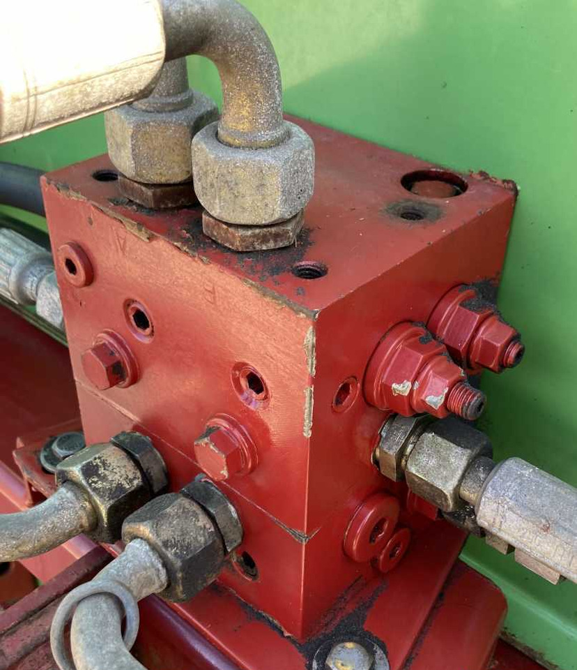 Strautmann Hydrofox HK3 kuilsnijder kuilvoersnijder U snijder voermachines - معدات تخزين حبوب: صورة 4 Strautmann Hydrofox HK3 kuilsnijder kuilvoersnijder U snijder voermachines - معدات تخزين حبوب: صورة 4