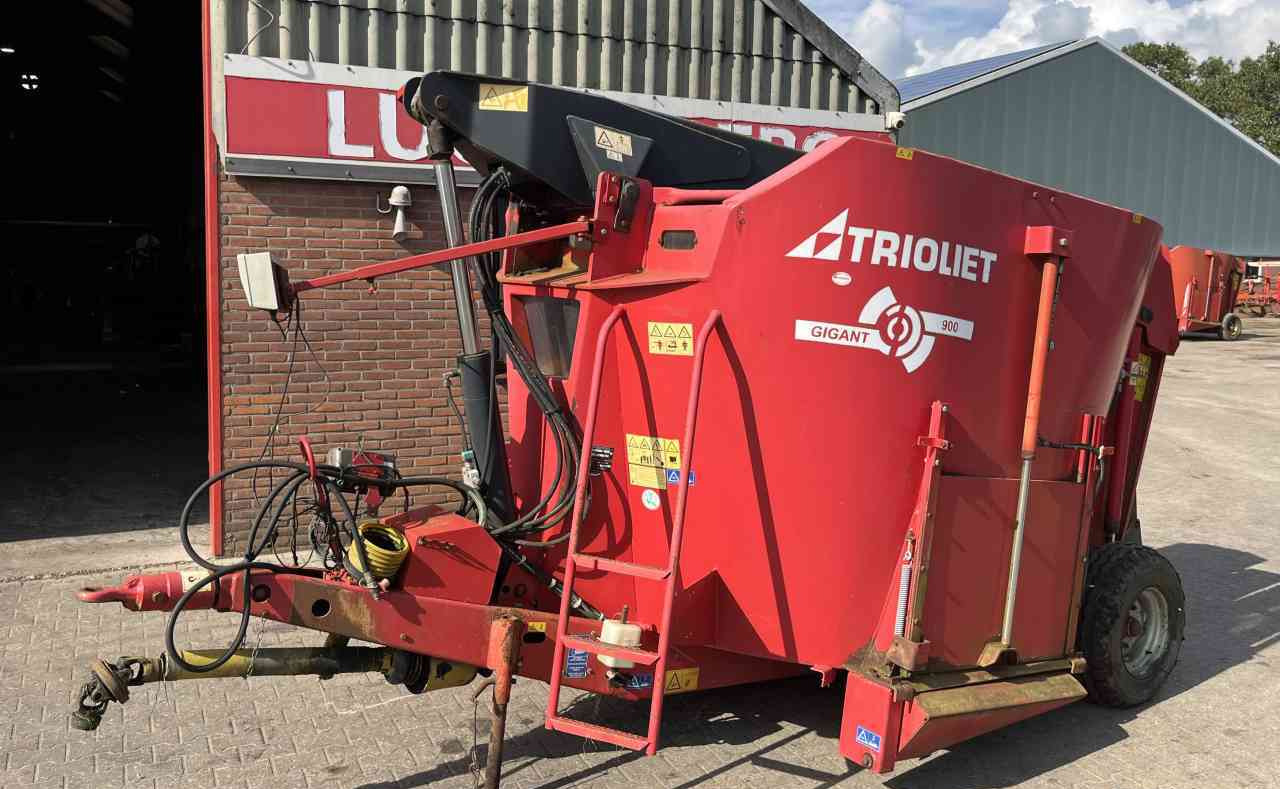 Trioliet Gigant 900 voermengwagen *Verkocht/sold* - عربة خلط الأعلاف: صورة 1 Trioliet Gigant 900 voermengwagen *Verkocht/sold* - عربة خلط الأعلاف: صورة 1