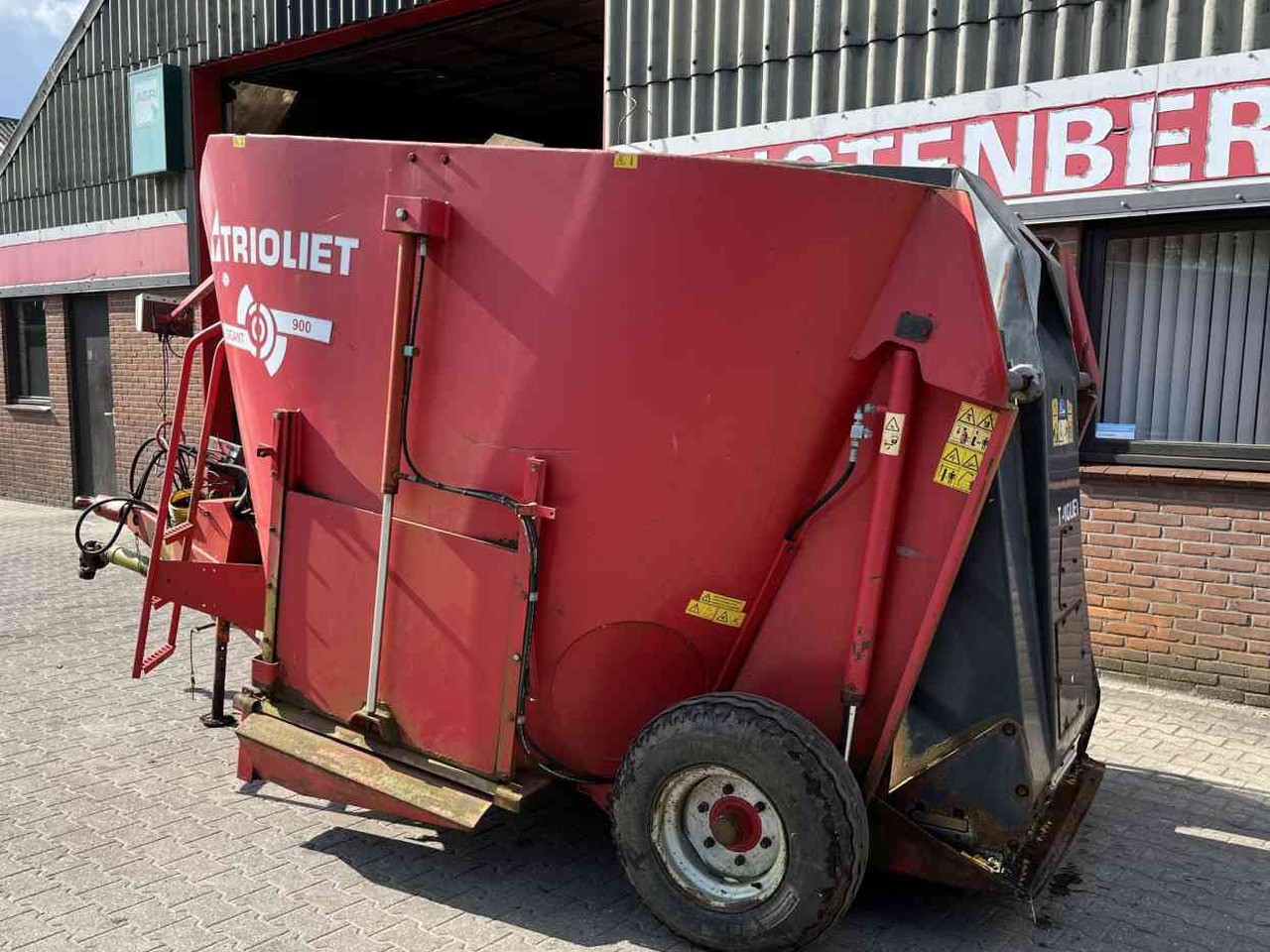 Trioliet Gigant 900 voermengwagen zelfladend Voermachines - عربة خلط الأعلاف: صورة 2 Trioliet Gigant 900 voermengwagen zelfladend Voermachines - عربة خلط الأعلاف: صورة 2