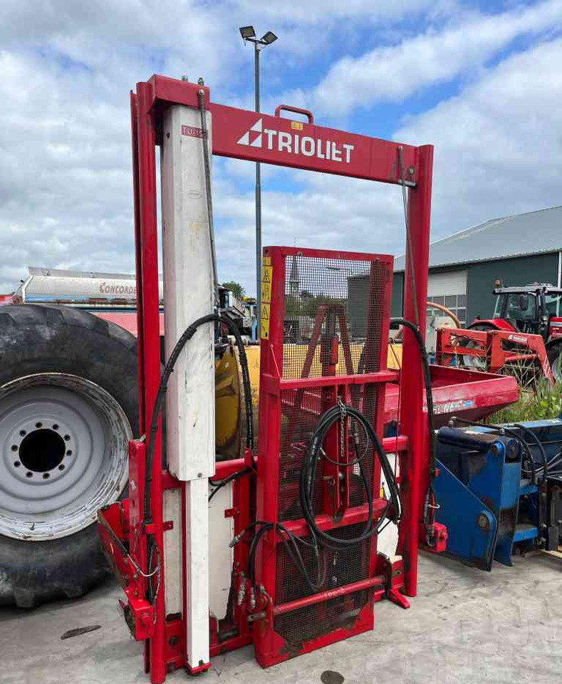 Trioliet TU195 Kuilvoersnijder kuilsnijder voermachines - معدات تخزين حبوب: صورة 2 Trioliet TU195 Kuilvoersnijder kuilsnijder voermachines - معدات تخزين حبوب: صورة 2