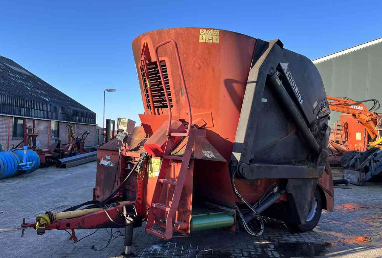 Trioliet Triomix 1200 zelfladende voermengwagen voermachines - عربة خلط الأعلاف: صورة 5 Trioliet Triomix 1200 zelfladende voermengwagen voermachines - عربة خلط الأعلاف: صورة 5