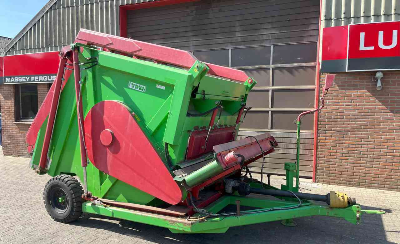 VDW UMD 5 Voermengwagen, peddelmenger, voerwagen, voermachines - عربة خلط الأعلاف: صورة 2 VDW UMD 5 Voermengwagen, peddelmenger, voerwagen, voermachines - عربة خلط الأعلاف: صورة 2