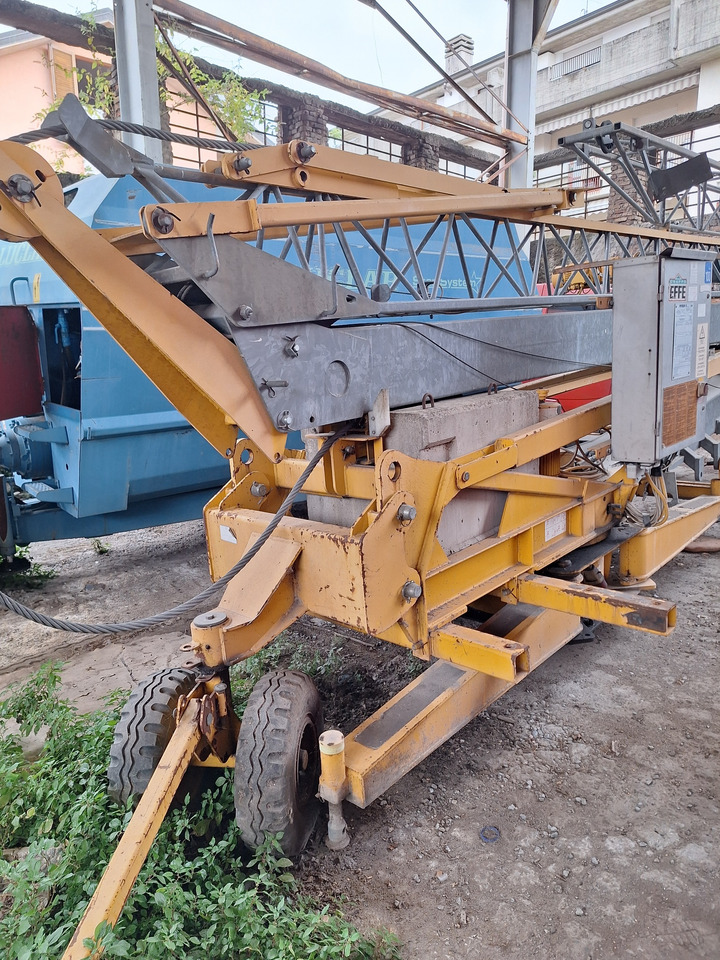 POTAIN HD10A - رافعة ذاتية التركيب: صورة 1 POTAIN HD10A - رافعة ذاتية التركيب: صورة 1