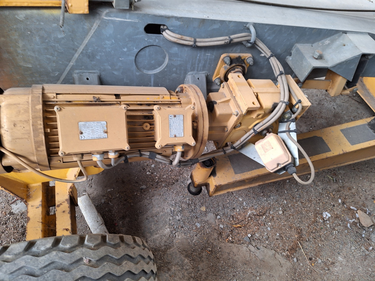 POTAIN HD10A - رافعة ذاتية التركيب: صورة 5 POTAIN HD10A - رافعة ذاتية التركيب: صورة 5