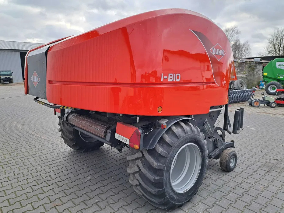 KUHN Kuhn I-BIO prasoowijarka 2015r - آلة بالات دائرية: صورة 3 KUHN Kuhn I-BIO prasoowijarka 2015r - آلة بالات دائرية: صورة 3