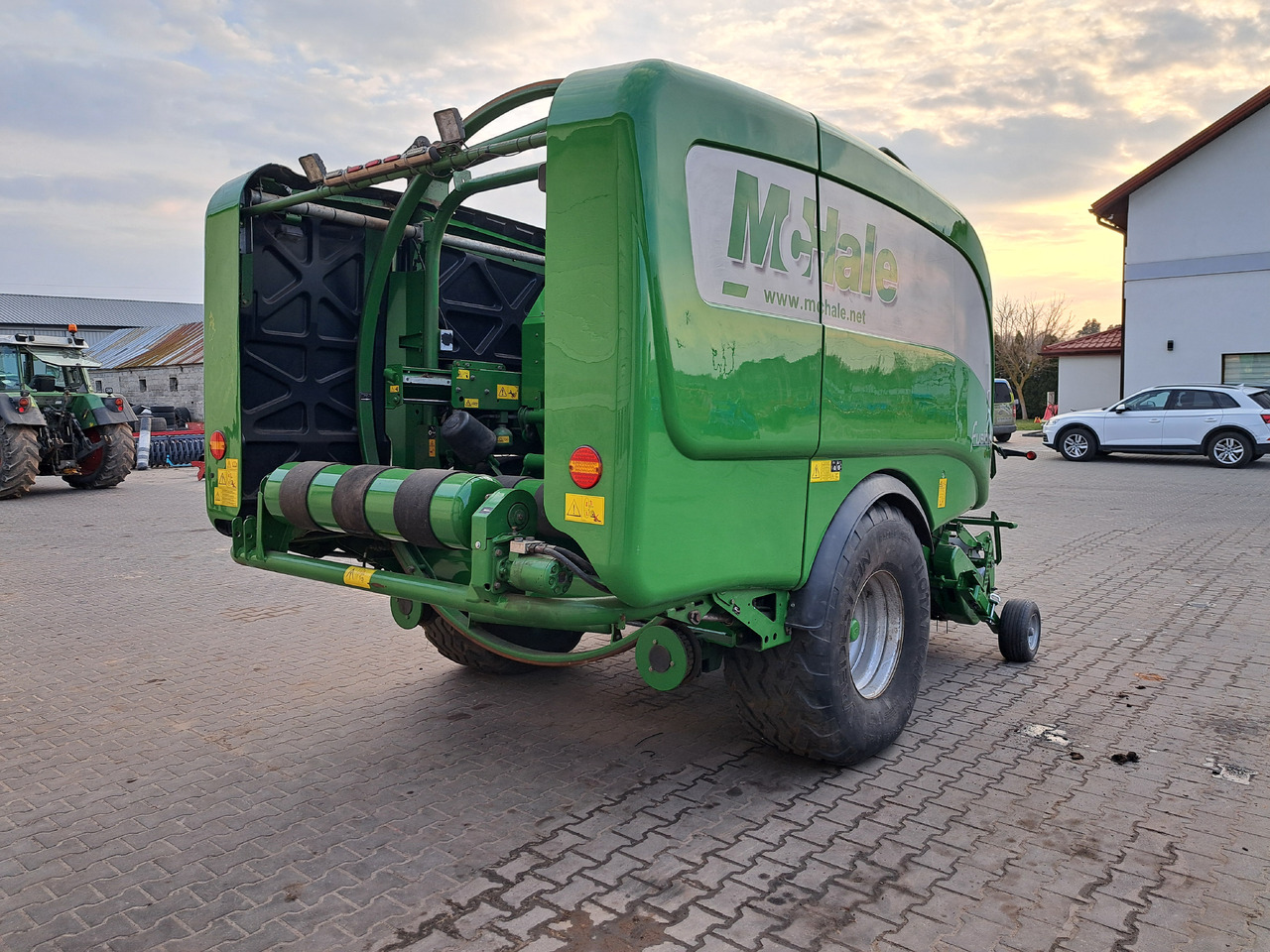 McHALE Fusion 3 - آلة بالات دائرية: صورة 3 McHALE Fusion 3 - آلة بالات دائرية: صورة 3