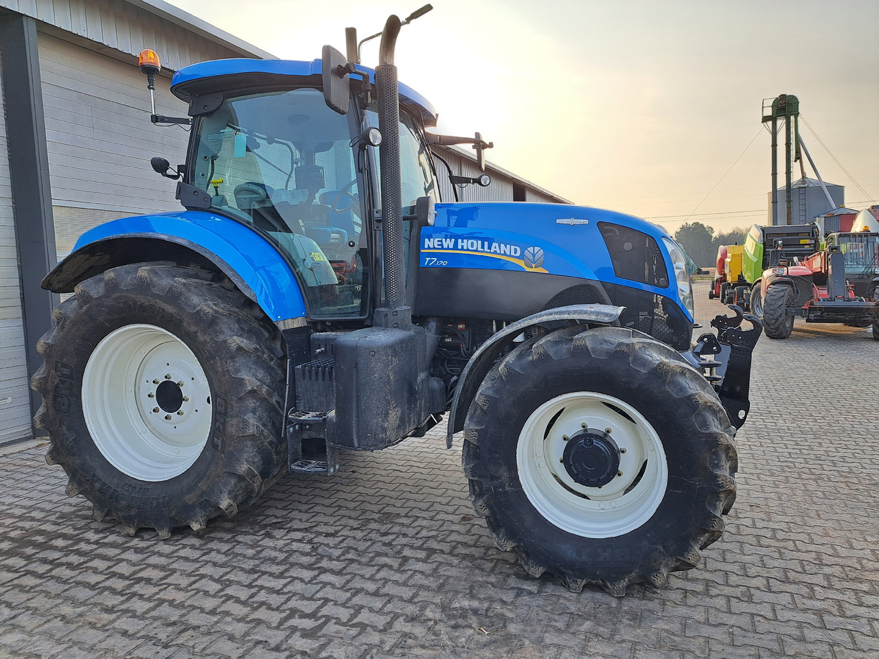 New Holland T7 170 - جرار: صورة 2 New Holland T7 170 - جرار: صورة 2