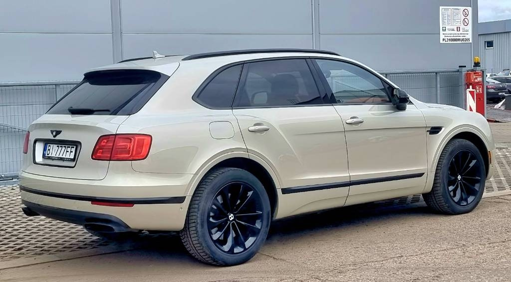 Bentley BENTAYGA 6.0 W12 - سيارة: صورة 5 Bentley BENTAYGA 6.0 W12 - سيارة: صورة 5