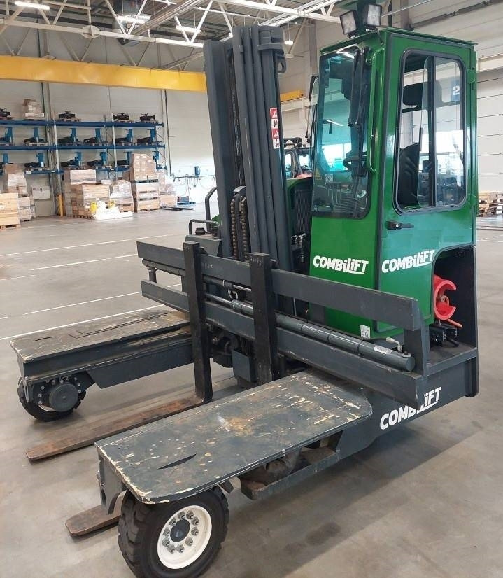 Combilift C 4000 LPG - رافعة شوكية للوصول للأماكن الضيقة ب4 اتجاهات: صورة 1 Combilift C 4000 LPG - رافعة شوكية للوصول للأماكن الضيقة ب4 اتجاهات: صورة 1