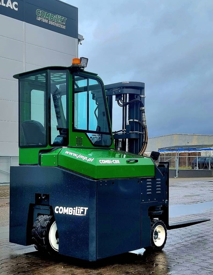 Combilift CBE 2500 - رافعة شوكية للوصول للأماكن الضيقة ب4 اتجاهات: صورة 3 Combilift CBE 2500 - رافعة شوكية للوصول للأماكن الضيقة ب4 اتجاهات: صورة 3