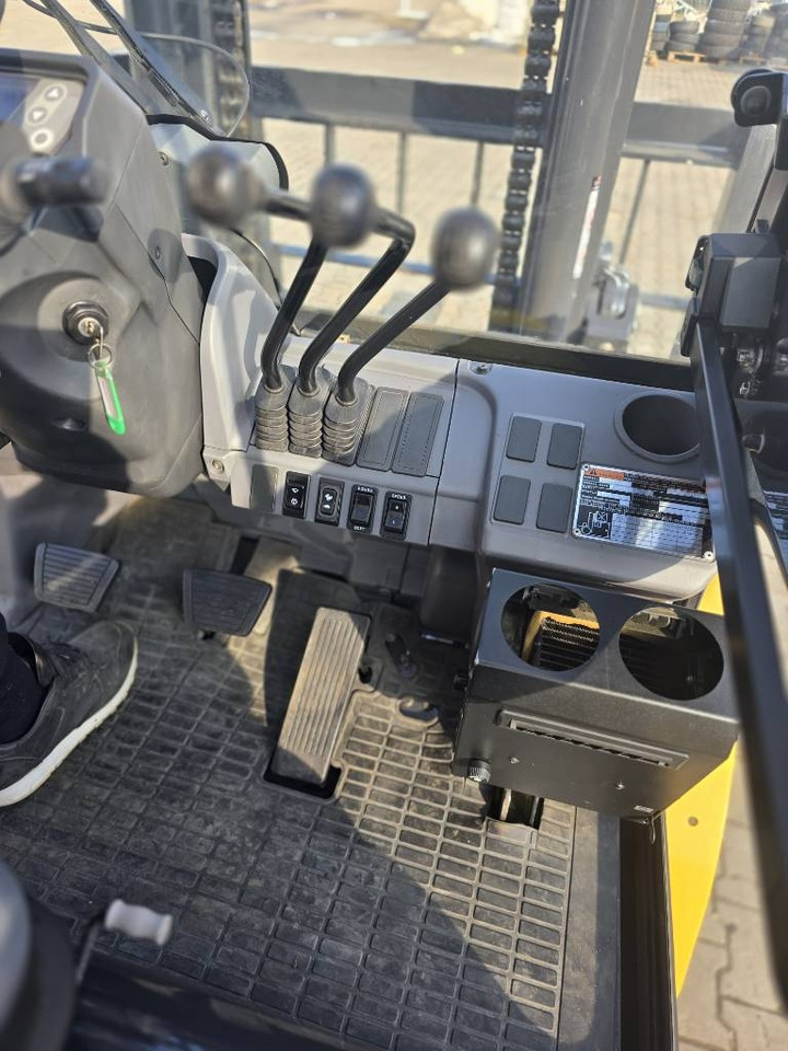 رافعة شوكية تعمل بالغاز Mitsubishi FG 55 NT: صورة 15 رافعة شوكية تعمل بالغاز Mitsubishi FG 55 NT: صورة 15