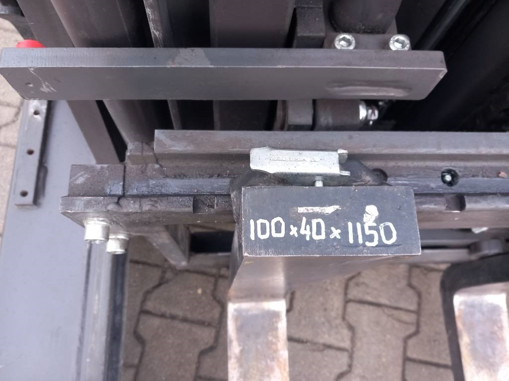 UniCarriers UMS 160 DTFVRE725 - رافعة شوكية للوصول للأماكن الضيقة: صورة 4 UniCarriers UMS 160 DTFVRE725 - رافعة شوكية للوصول للأماكن الضيقة: صورة 4