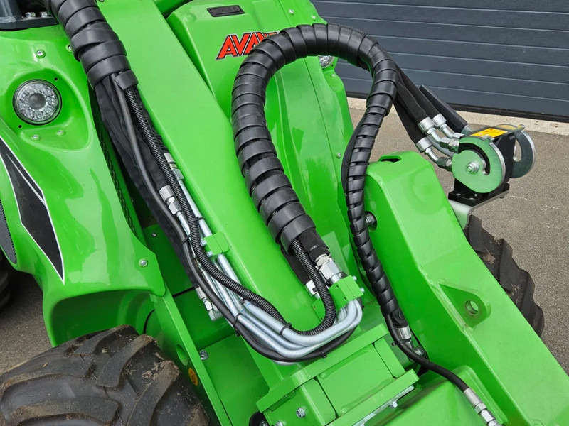 اللودر المجنزر صغير Avant 755i TDL+ mini-shovel: صورة 14